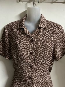 Brown Floral Print Short Sleeve Button-Up Blouse