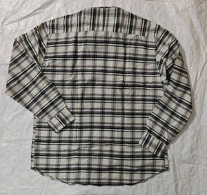 Men's Plaid Button-Down Shirt
