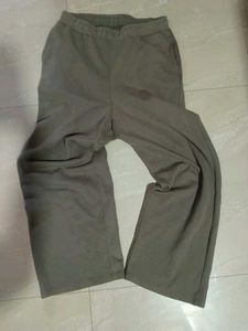 baggy sweatpant