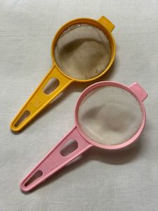 Citrus Juicer and 2 Strainer Set
