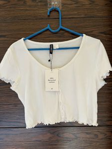 h&amp;m White Lettuce Hem Crop Top