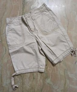 St. John's Bay women's khaki cargo shorts