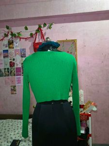 V-Neck Cropped Cardigan