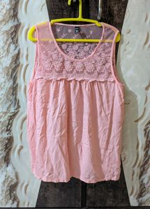 Soft Pink Sleeveless Lace Top 🌸