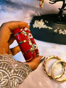 Set of Red-White Enamel Bangles-price 1 thin bngle