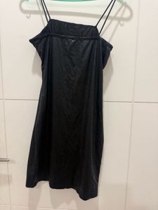 Black bodycon dress