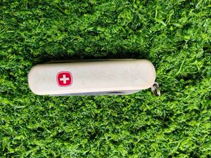 VINTAGE WENGER ESQUIRE – WHITESwiss Made | Vintag