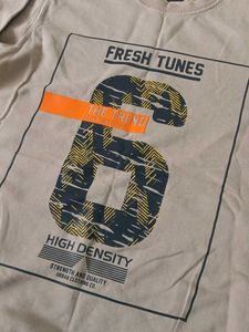 Fresh Tunes Graphic Sweatshirt