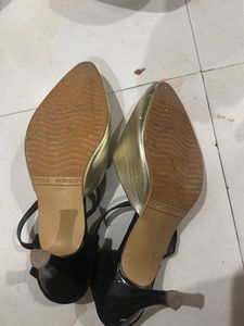 Elegant Gold &amp; Black Flats