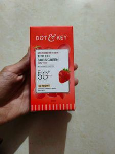 Dot & key strawberry tinted sunscreen