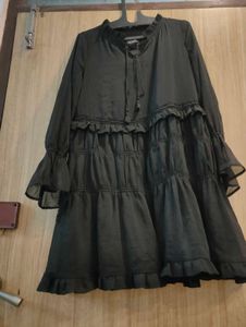 Chic Black Tiered Midi Dress