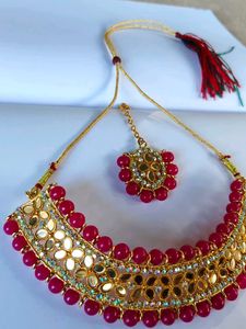 Exquisite Kundan &amp; Pearl Necklace Set