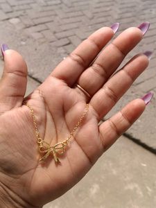 Elegant Gold Tone Necklace
