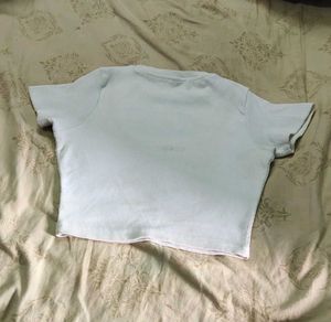 Star Graphic Crop Top