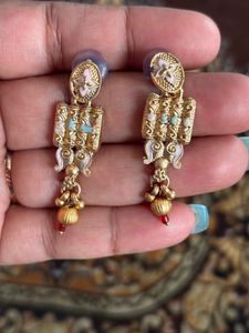 Exquisite Kundan &amp; Pearl Necklace Set