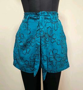 Floral Shorts (dressberry)