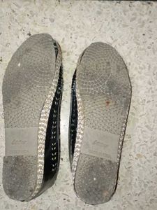 used  Women's Flats