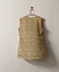 sleeveless top