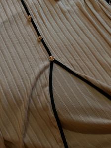 Elegant Ribbed Knit Maxi Dress with Slit