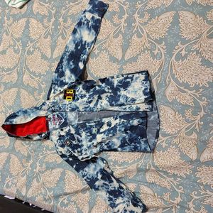 T-Shirt with hoodie jacket(shirt)