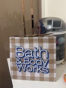 bath & body paper bag