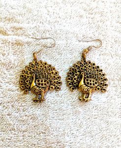 Gold-Tone Peacock Pendant Necklace with Earrings