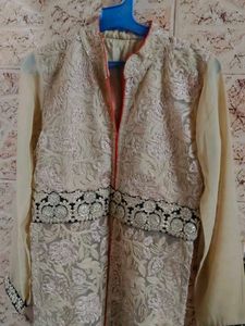 Embroidered Front Slit Kurta