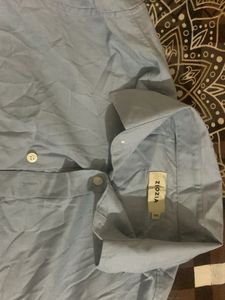 Men's Light Blue Classic Button-Down Shirt