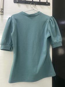 top with balloon sleeves