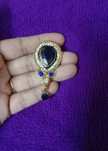 Brand New Beautiful Navy Blue With Gold Plated Stone Studded Saree Pin