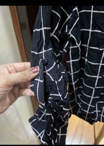 🇮🇳Freedom Sale🇮🇳ONLY Black &amp; White Grid Top