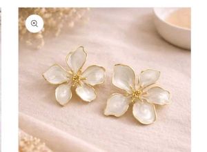 Elegant White Flower Earrings
