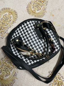 Houndstooth Round Handbag