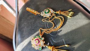 Kamarband / Saree Pin with Beaded Chains