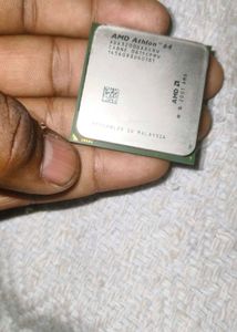 This is an AMD Athlon 64 3200+ desktop processor.I
