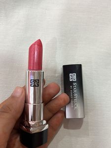 Star Struck Pink Lipstick by Sunny Leone