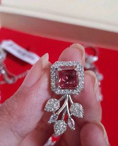 Exquisite Red Stone &amp; Diamond Necklace Set