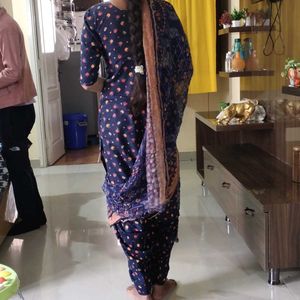 blue printed suit .