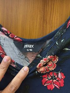 Max Floral Print Navy Blue Top