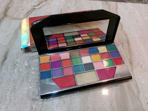 Colorful Eyeshadow Makeup Palette