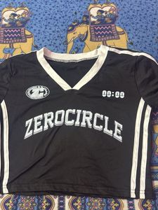 Black Zero Circle Crop Top