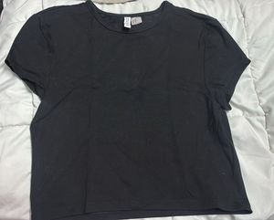 H&M basic black baby tee