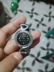 Glory Quartz Women's Watch