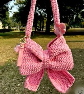 l am selling a bow bag