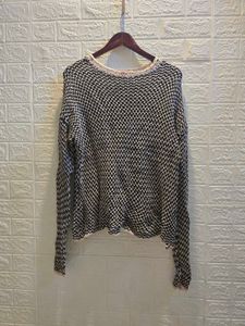 Chic Black &amp; White Knit Sweater