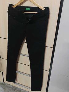 UCB Classic Black Skinny Fit Jeans