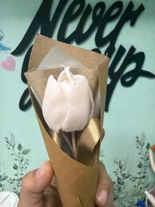 Beautiful Tulip Candle