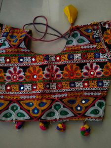 4-9  Beautiful Embroidered Gujarati Chaniya Choli