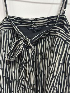 Stylish Black &amp; White Striped Tie-Front Top