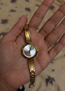 Elegant Gold Tone Women's Watch